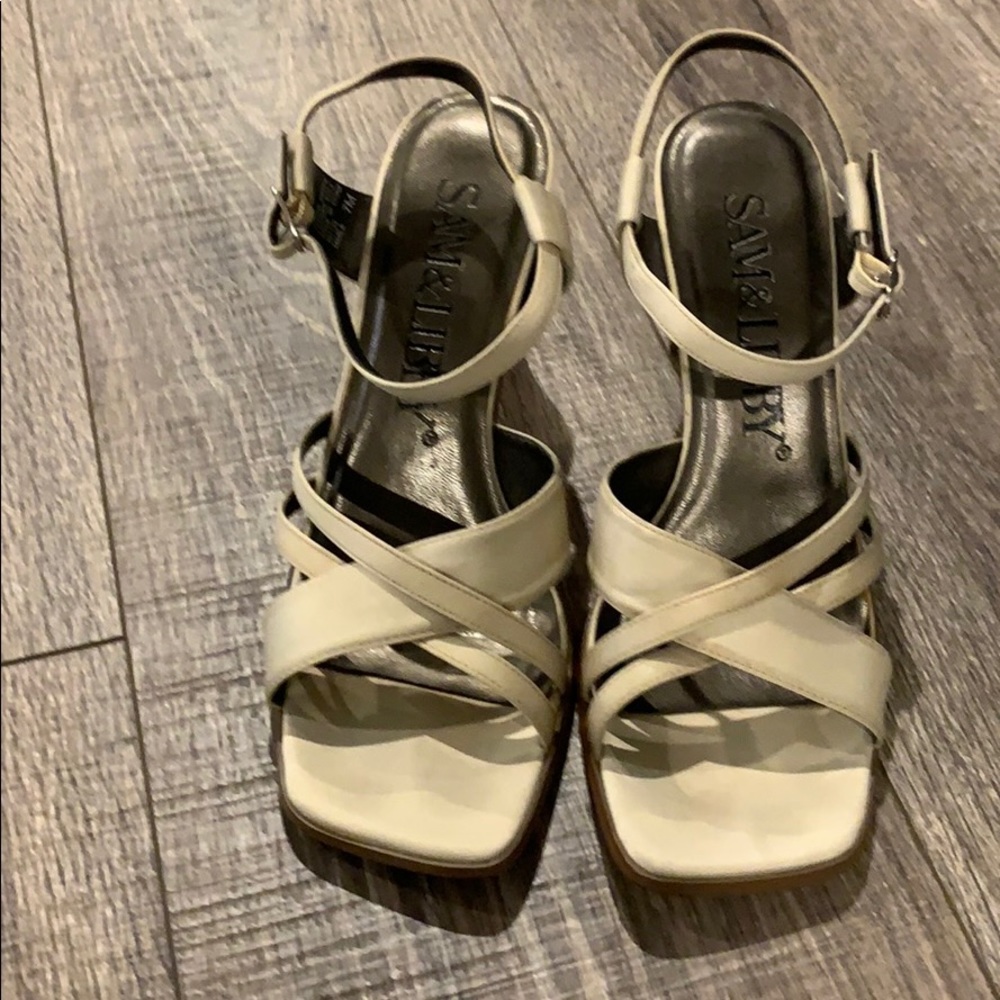 Tan sandals Sam and Libby Size 7